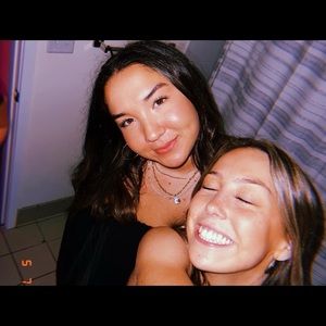 Meet your Posher, Olivia